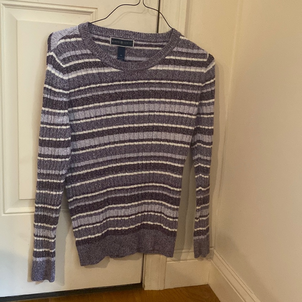 Women’s Sweater Size M
